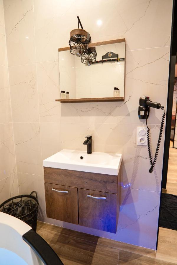 Capsule Japon - Jacuzzi - Netflix & Ecran Cinema - Xbox Apartman Trith-Saint-Leger Kültér fotó